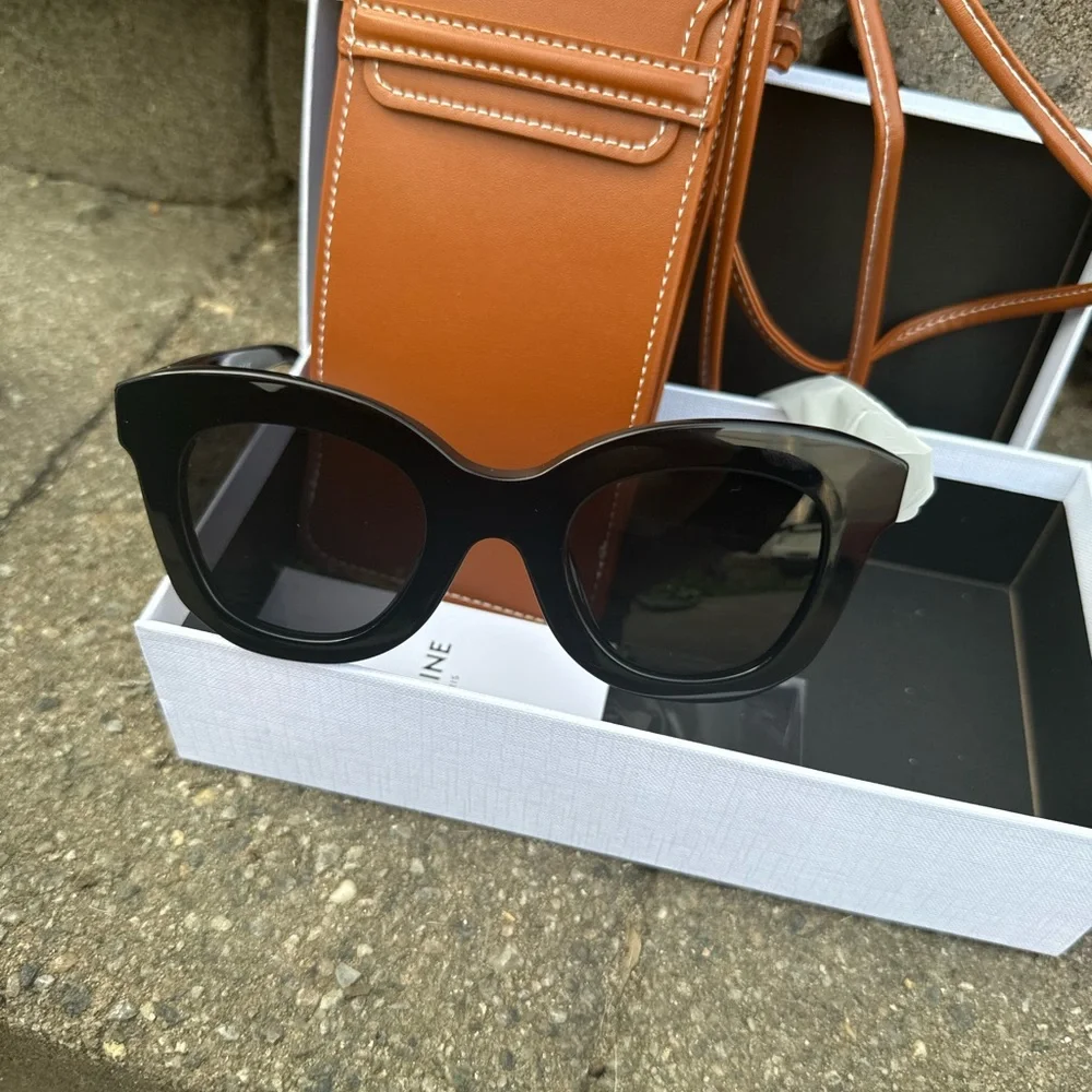 Black Sunglasses - Picture 1 of 4